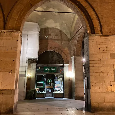 Apartment Aro's House